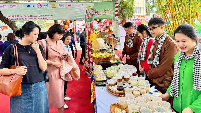 Các Trải Nghiệm Ẩm Thực Đáng Thử Tại Các Thành Phố Lớn