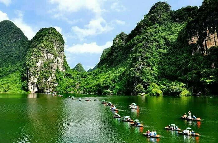 Du Lịch Sinh Thái Tại Việt Nam 2025: Hòa Mình Vào Thiên Nhiên & Tìm Hiểu Văn Hóa Bản Địa Một Cách Bền Vững