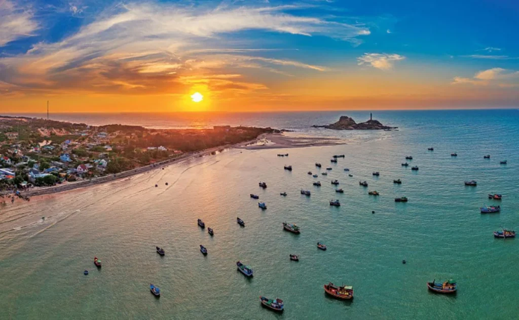Mũi Né - Phan Thiết (Bình Thuận): Thiên Đường Biển và Đồi Cát