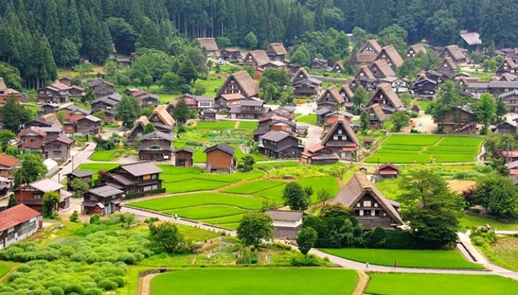 Những Trải Nghiệm Độc Đáo Tại Các Ngôi Làng Cổ